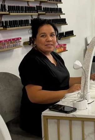 madilyns-beauty-salon-and-spa-employee-1